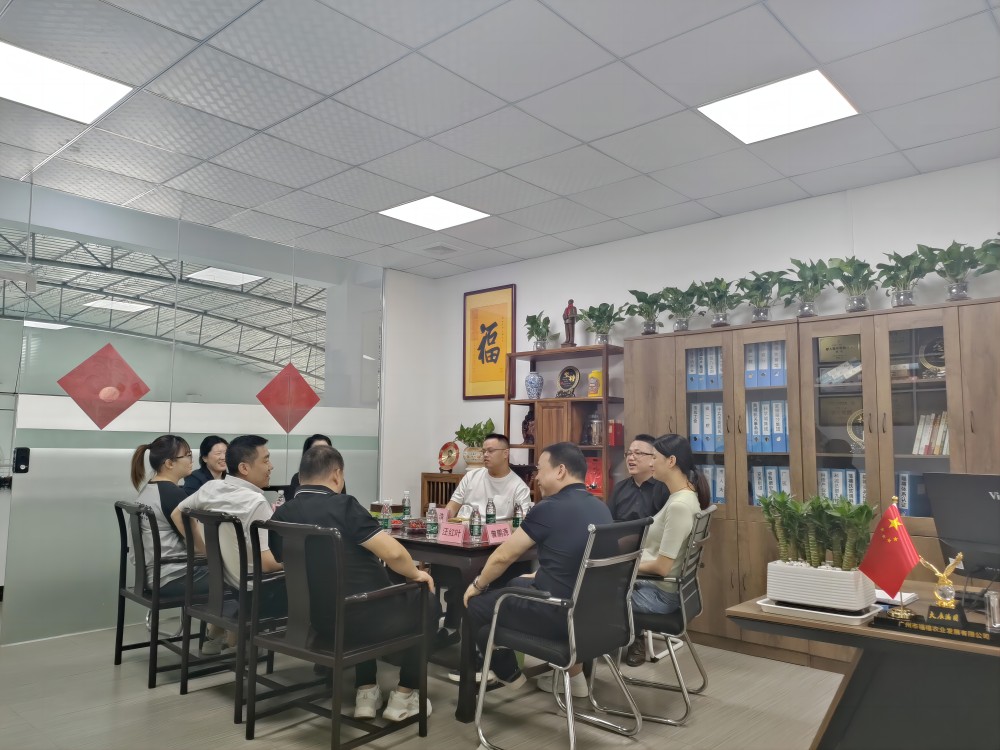  玉樹飯?zhí)妙I(lǐng)導(dǎo)帶隊參觀考察廣州市福禧農(nóng)業(yè)發(fā)展佛山分公司食材供應(yīng)基地